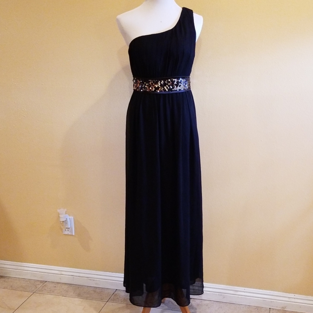 Ever Pretty Black One Shoulder Sequence Waist Gown